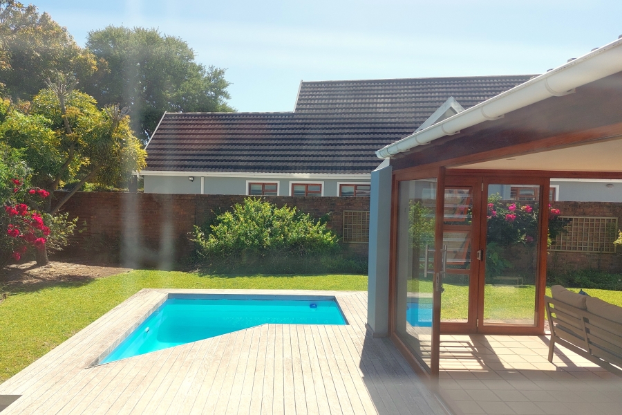 2 Bedroom Property for Sale in The Island Western Cape